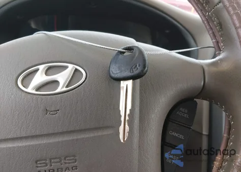 2003 Hyundai Sonata Base W/2.7L V6 z USA, uszkodzony, nr VIN KMHWF25H13A893163